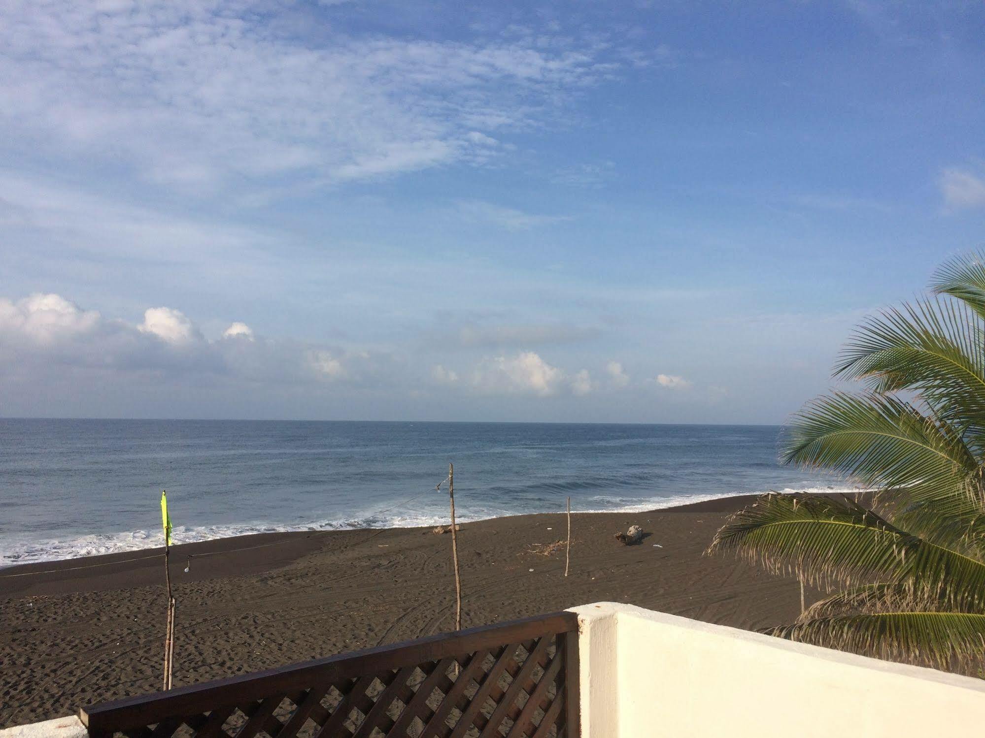 Tortugas Place Hotel Y Bungalos Monterrico Dış mekan fotoğraf