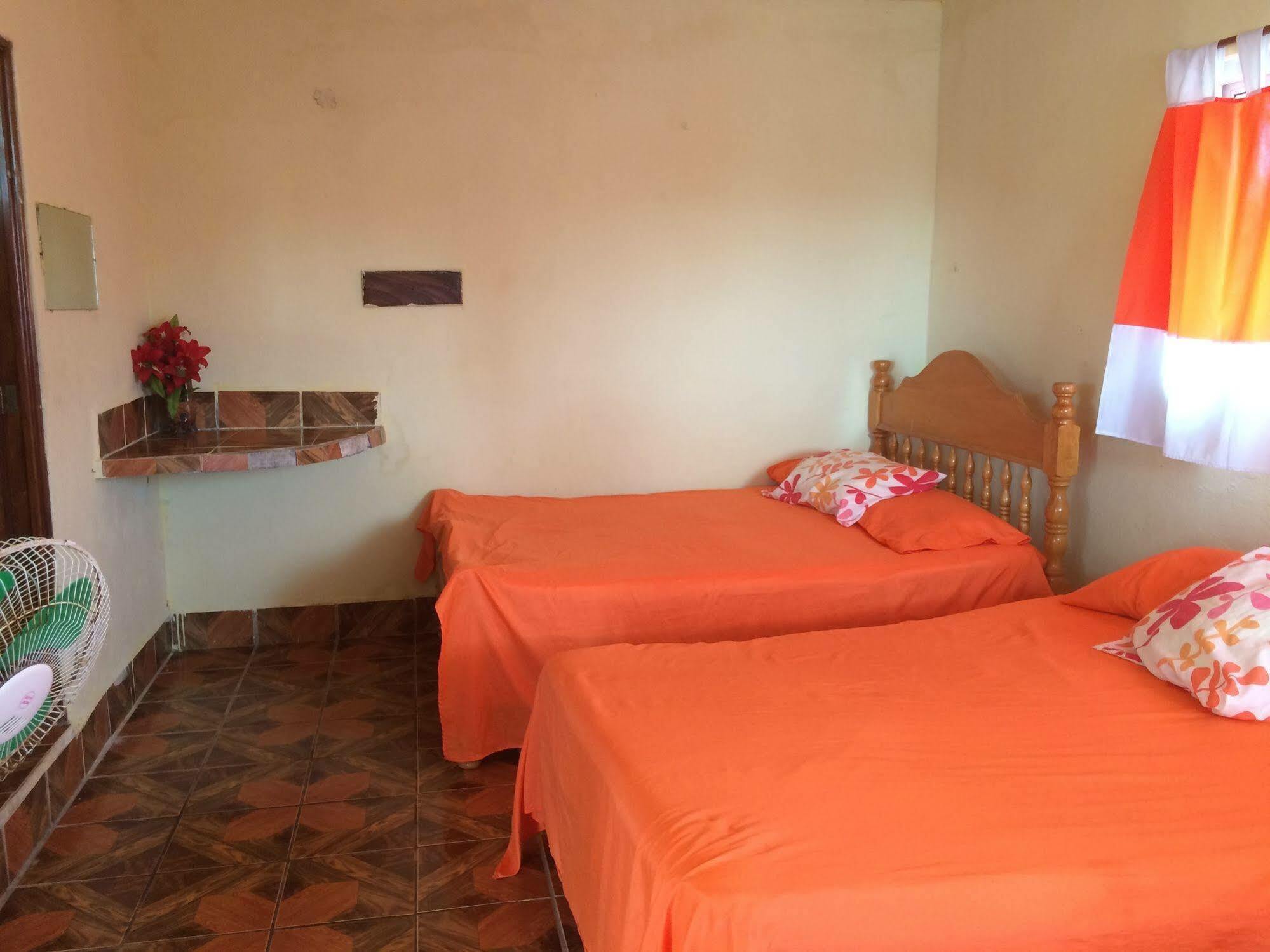 Tortugas Place Hotel Y Bungalos Monterrico Dış mekan fotoğraf