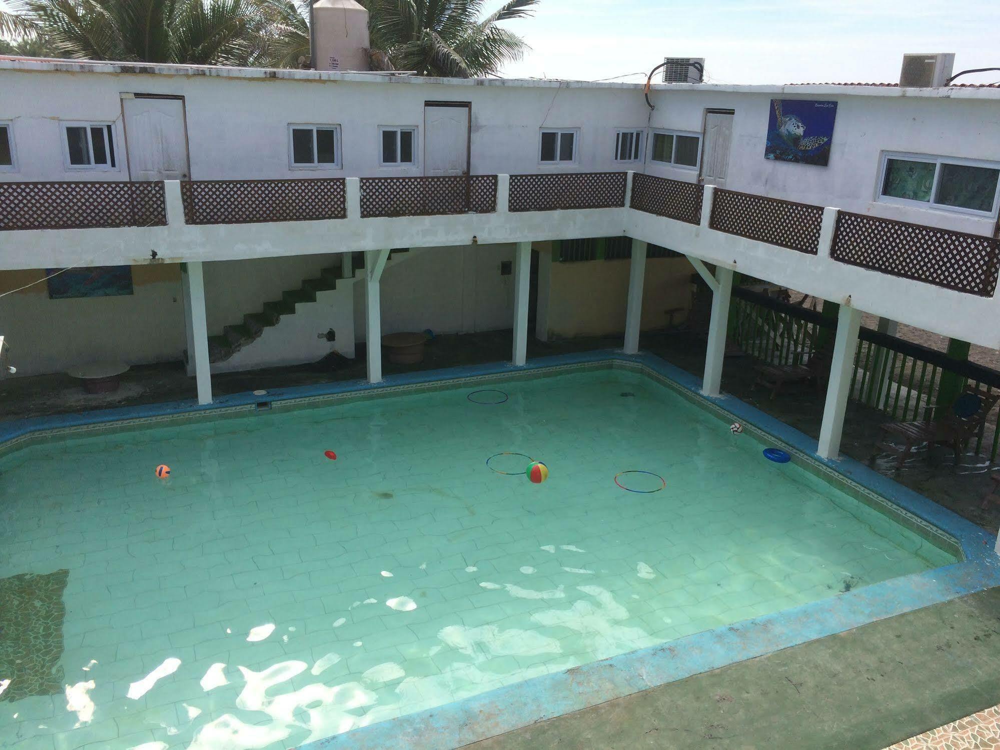 Tortugas Place Hotel Y Bungalos Monterrico Dış mekan fotoğraf